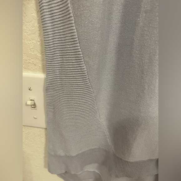 Victoria’s Secret lounge top - Picture 4 of 13